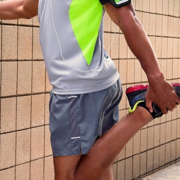 Belkin Sport-Fit Plus Armband For Samsung Galaxy S4/S5 - Picture 2 of 9